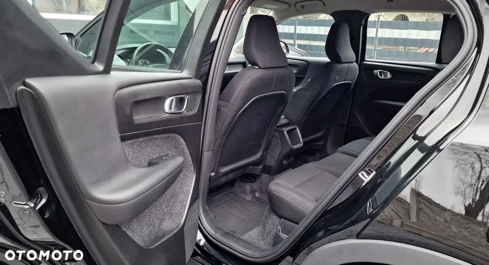 Volvo XC 40 D3 Momentum - 24