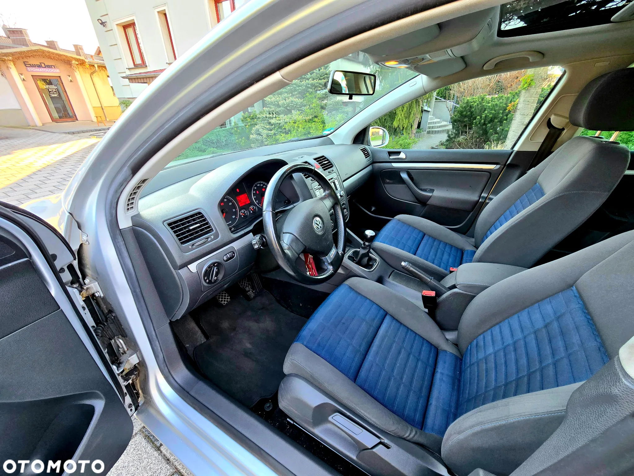 Volkswagen Golf - 11