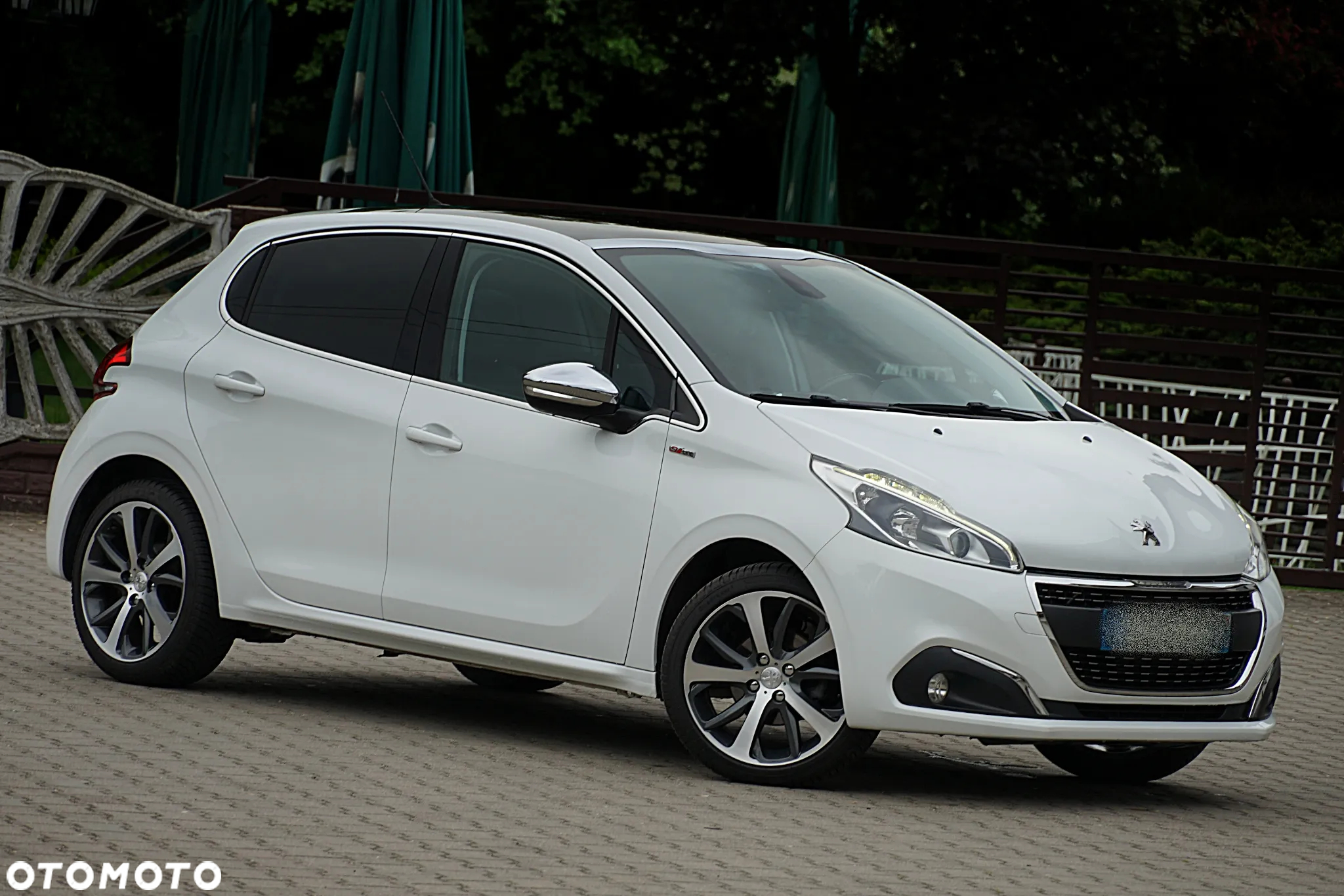 Peugeot 208 - 6