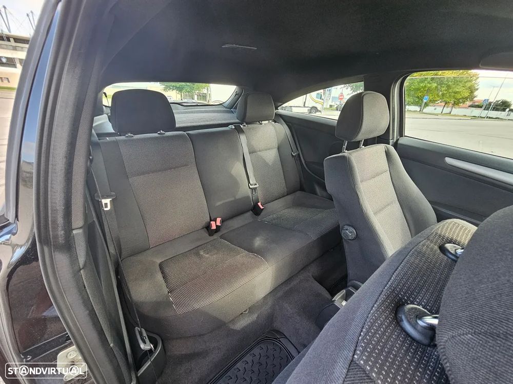 Opel Astra GTC 1.3 CDTi - 11