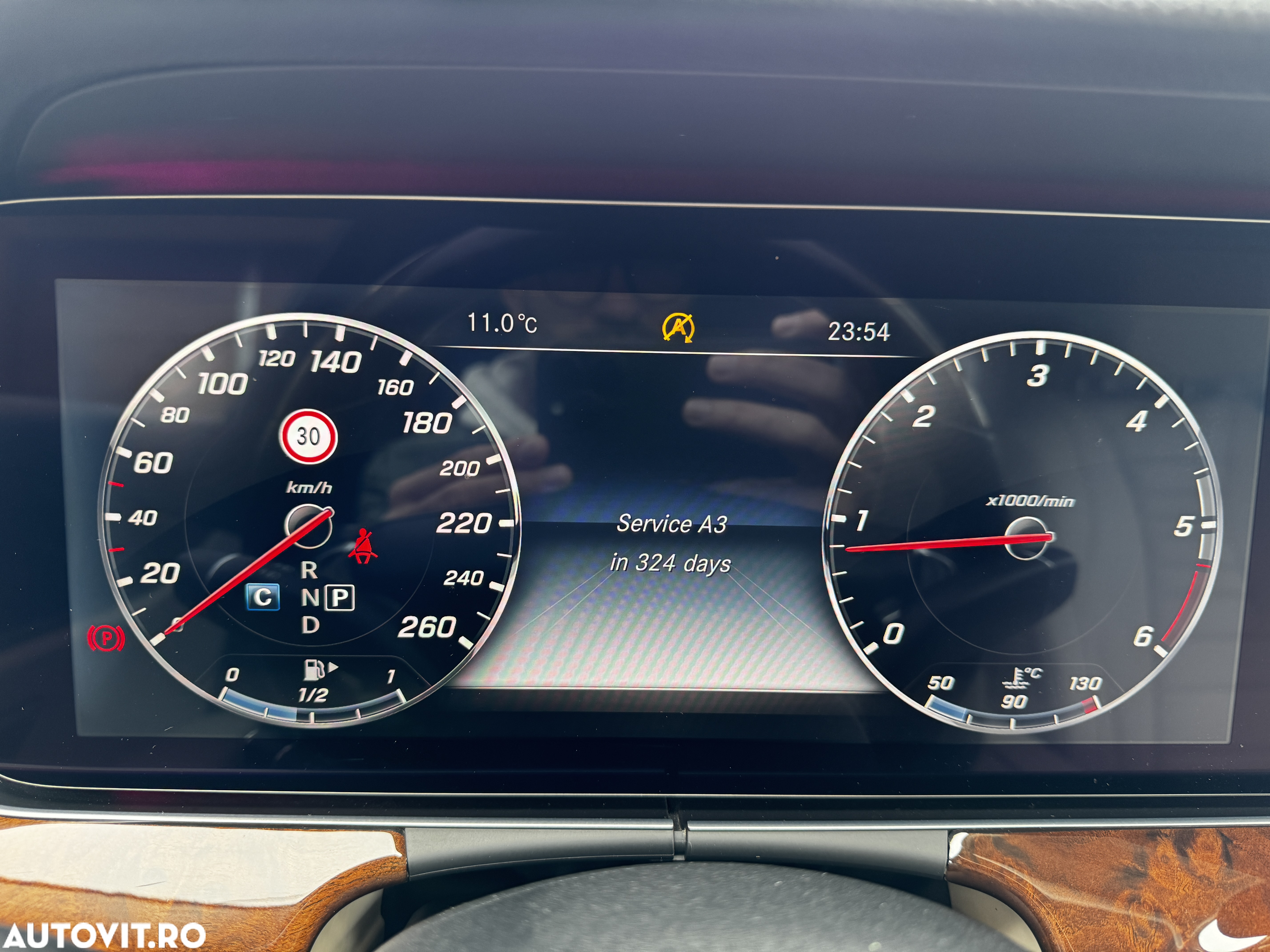 Mercedes-Benz E 220 d 9G-TRONIC Exclusive - 11