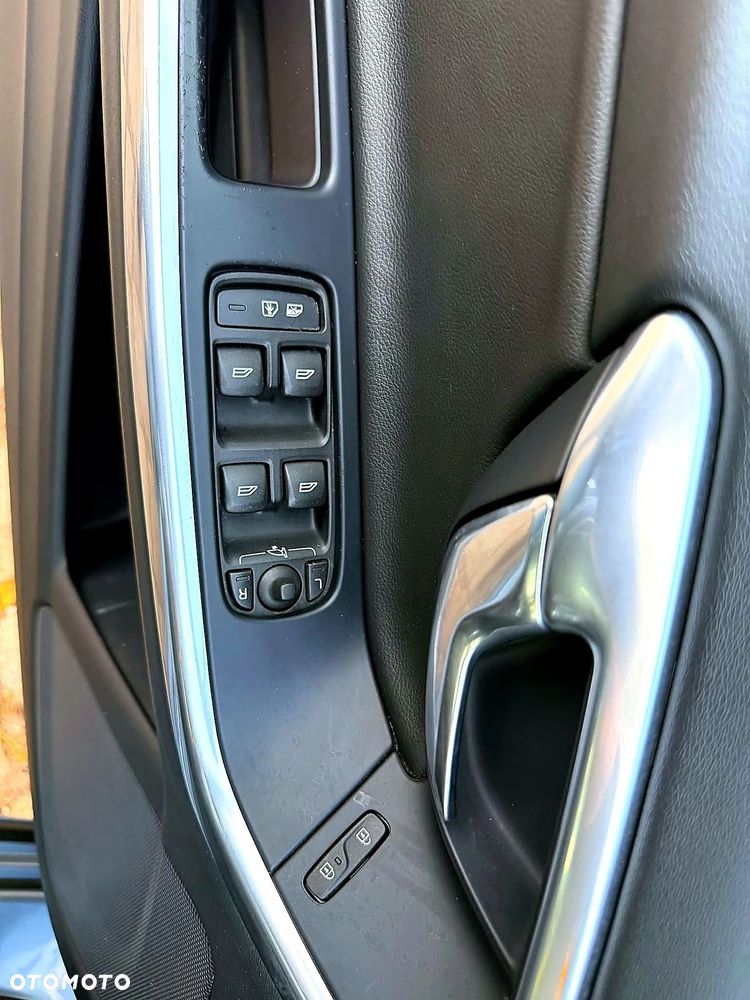 Volvo V60 D3 Momentum - 37
