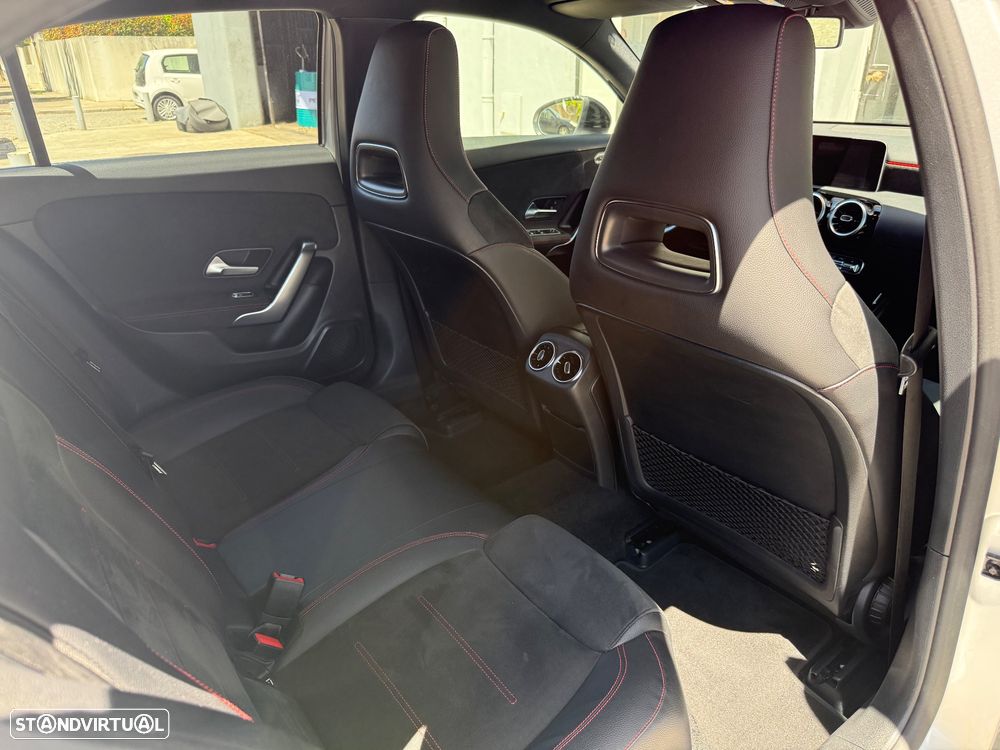 Mercedes-Benz A 180 7G-DCT AMG Line - 16