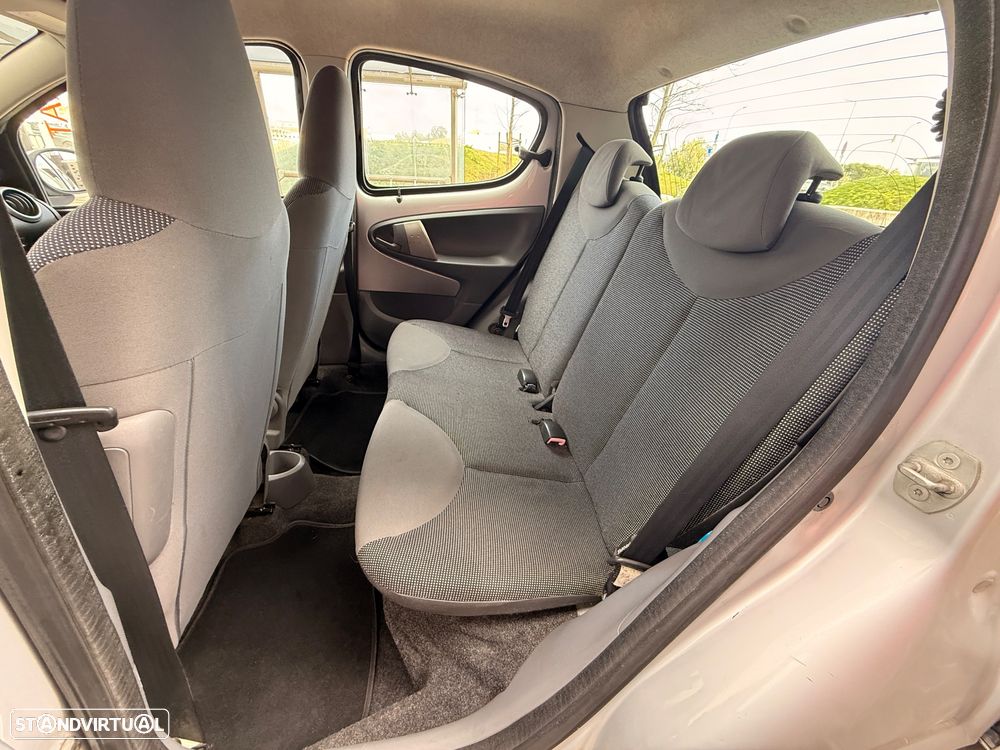 Peugeot 107 1.0 Urban - 13