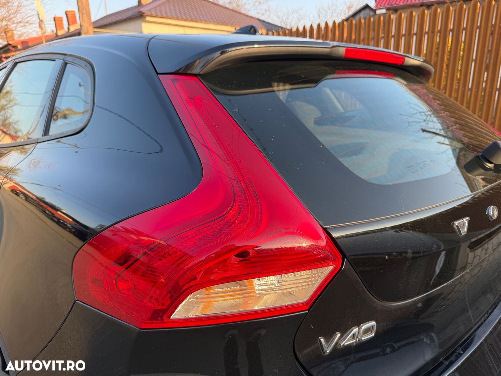 Volvo V40 D4 Momentum - 17