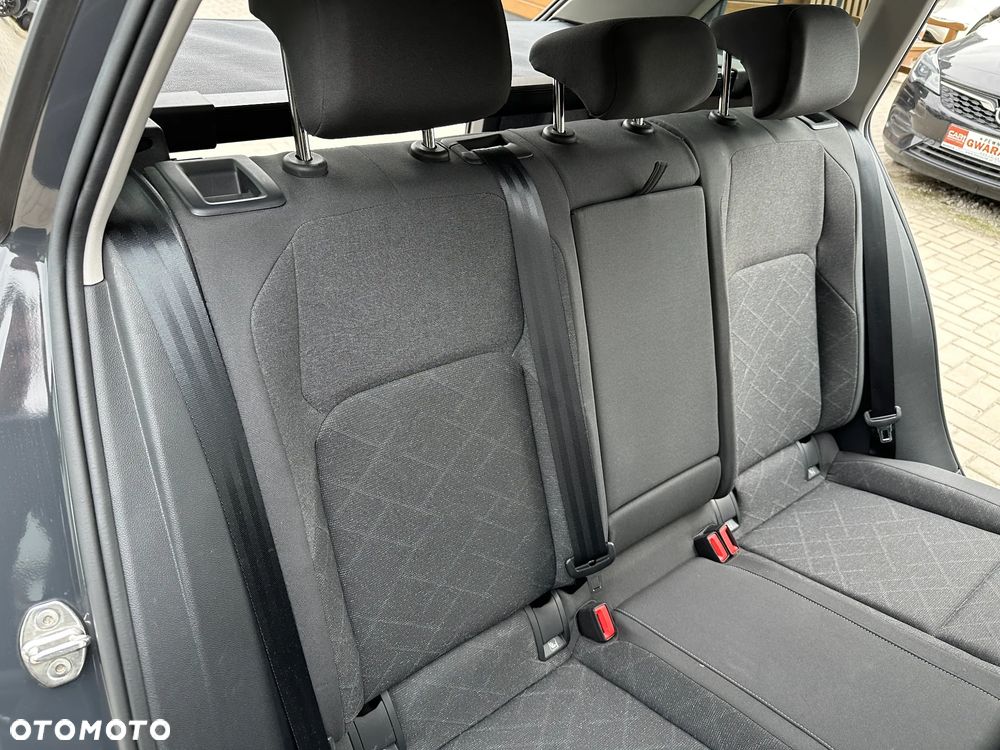 Volkswagen Golf - 23