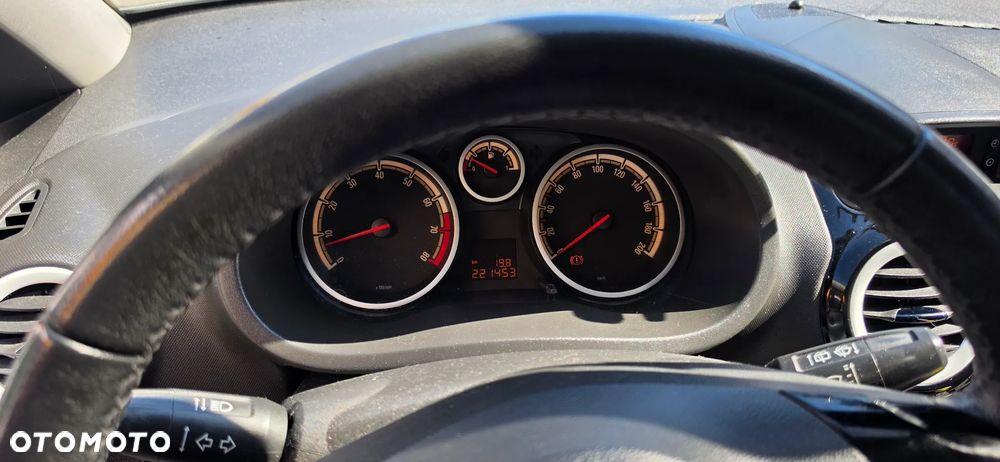 Opel Corsa 1.4 16V Cosmo - 3