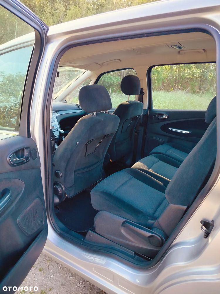Ford Galaxy 2.0 Ghia - 10