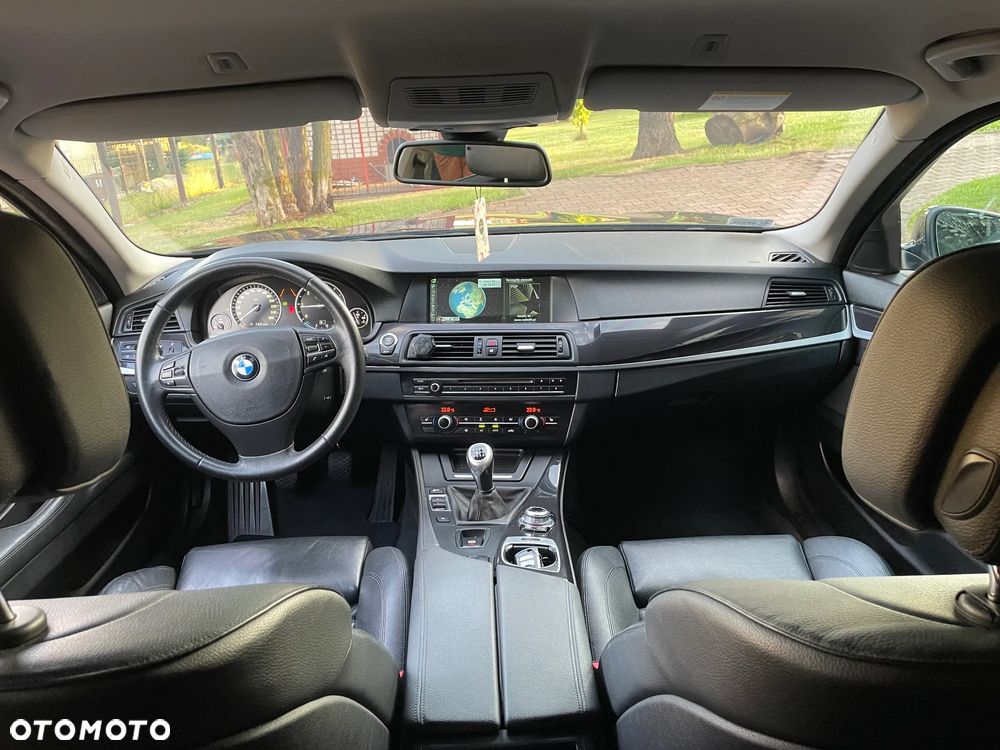 BMW Seria 5 520d Touring Luxury Line - 12