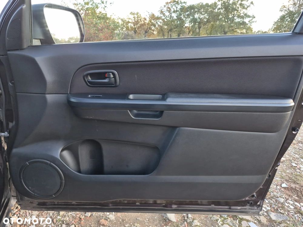 Suzuki Grand Vitara 1.6 - 13