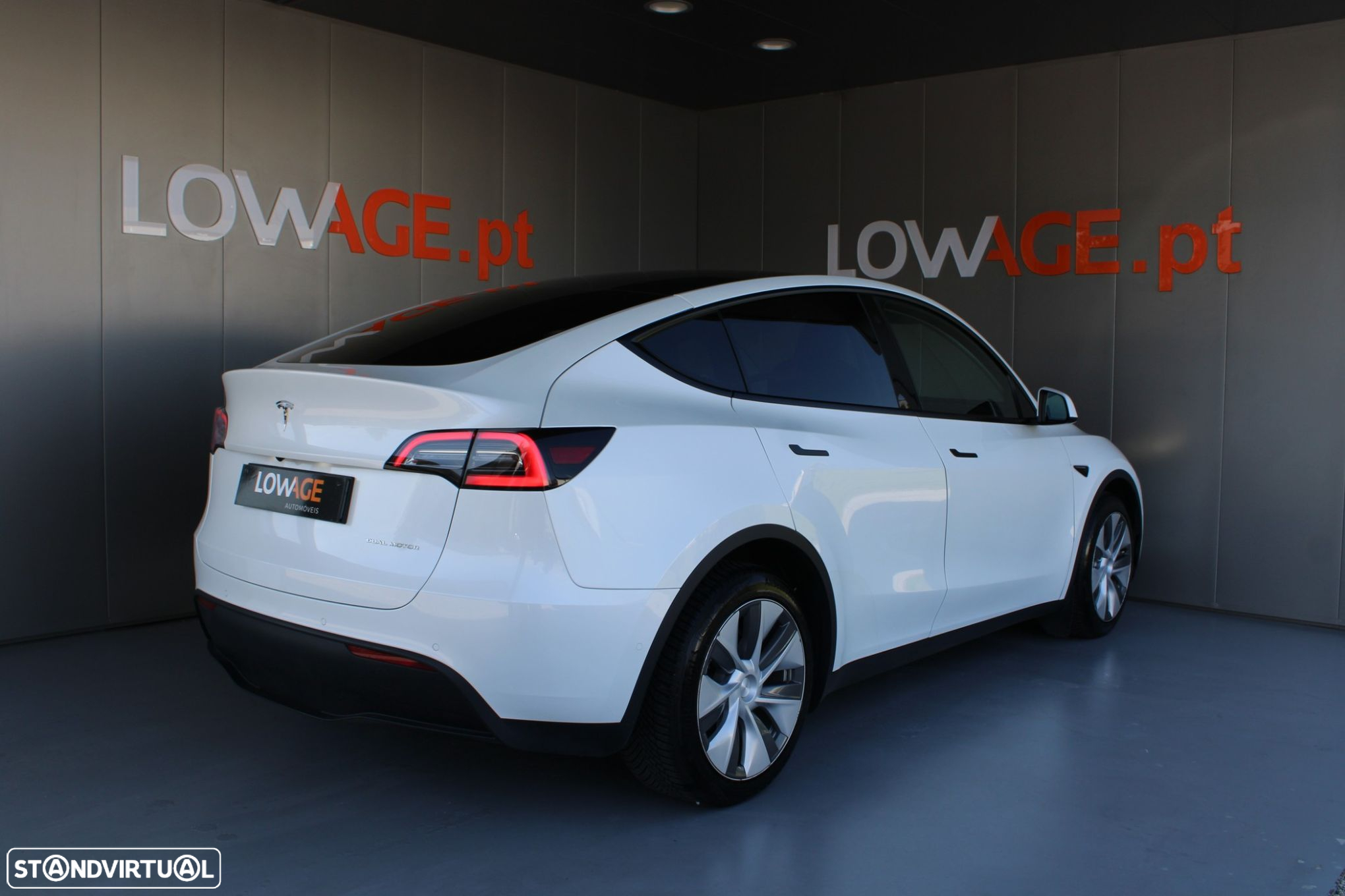 Tesla Model Y Long Range Dual Motor AWD - 3