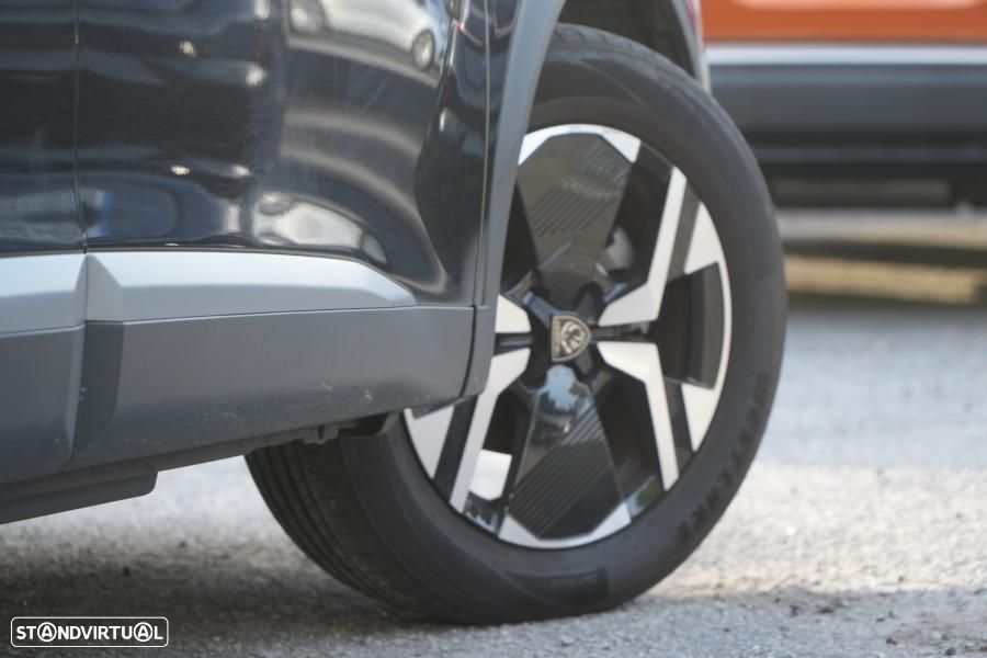 Peugeot 2008 PureTech 130 EAT8 Allure Pack — fotografia 5