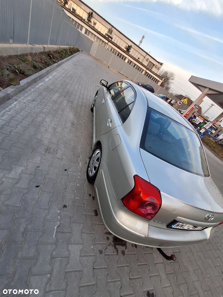 Toyota Avensis 1.8 VVT-i Sol - 7