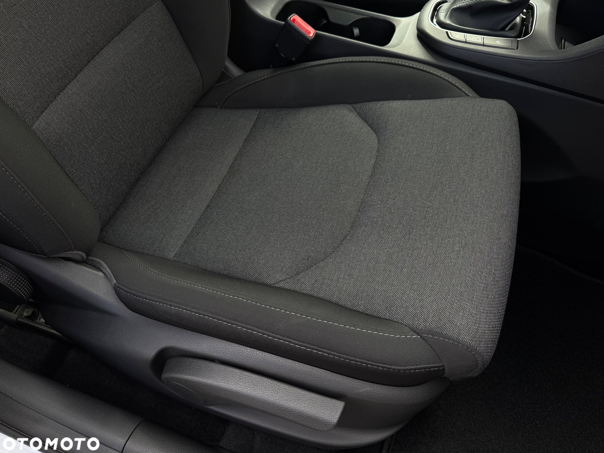 Hyundai i30 Kombi 1.6 CRDI DCT Passion Plus - 27