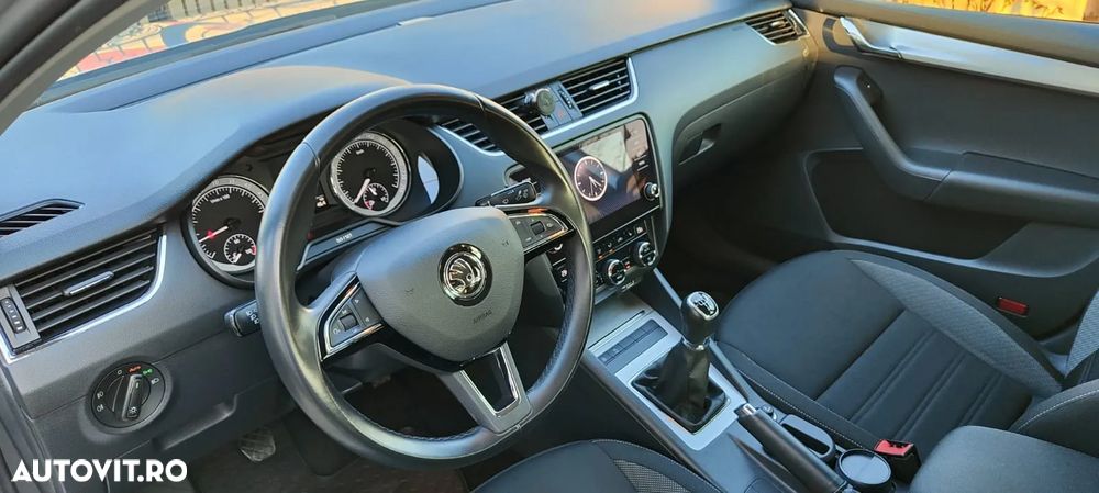 Skoda Octavia Combi Diesel 1.6 TDI Ambition - 9