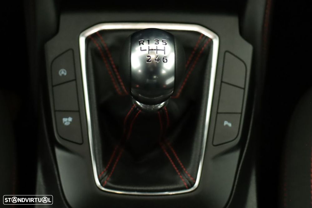 Ford Kuga 1.5 TDCi EcoBlue ST-Line - 14