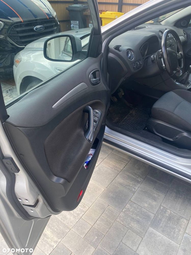 Ford Mondeo 1.6 Trend - 16