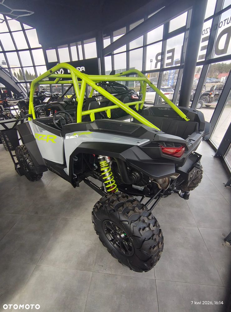 Polaris RZR - 6