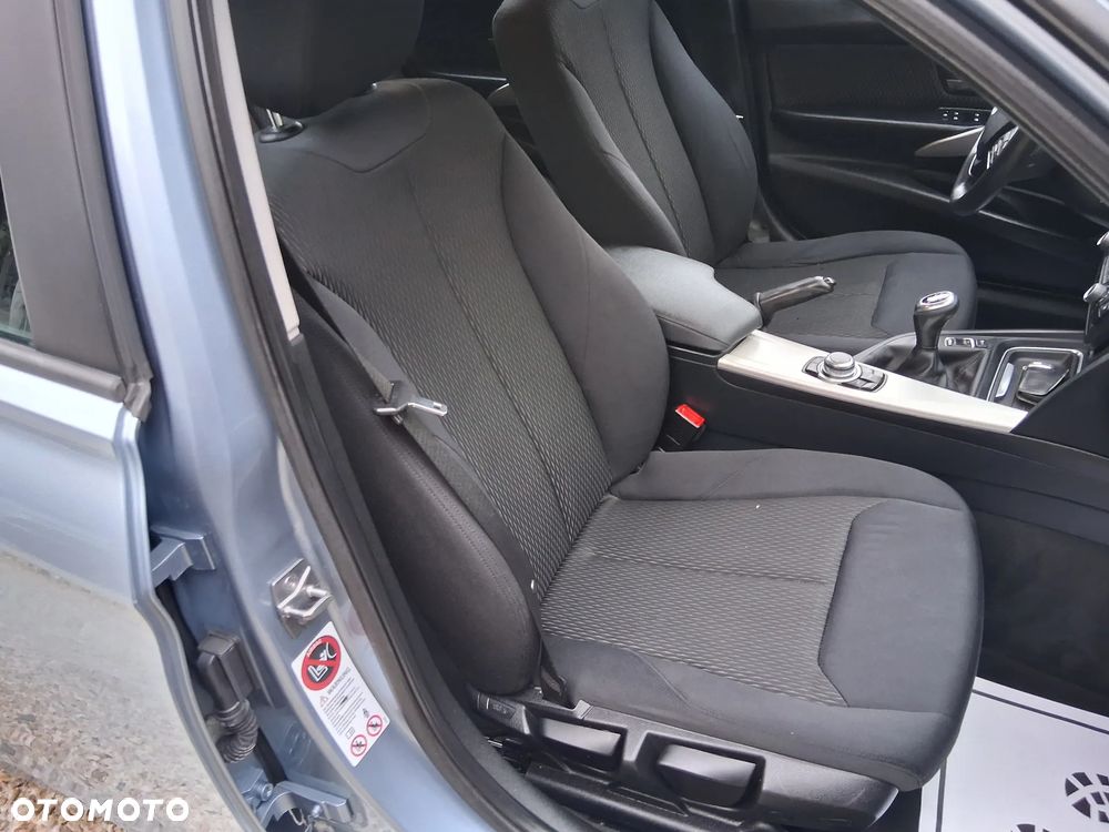 BMW Seria 3 318d DPF - 14