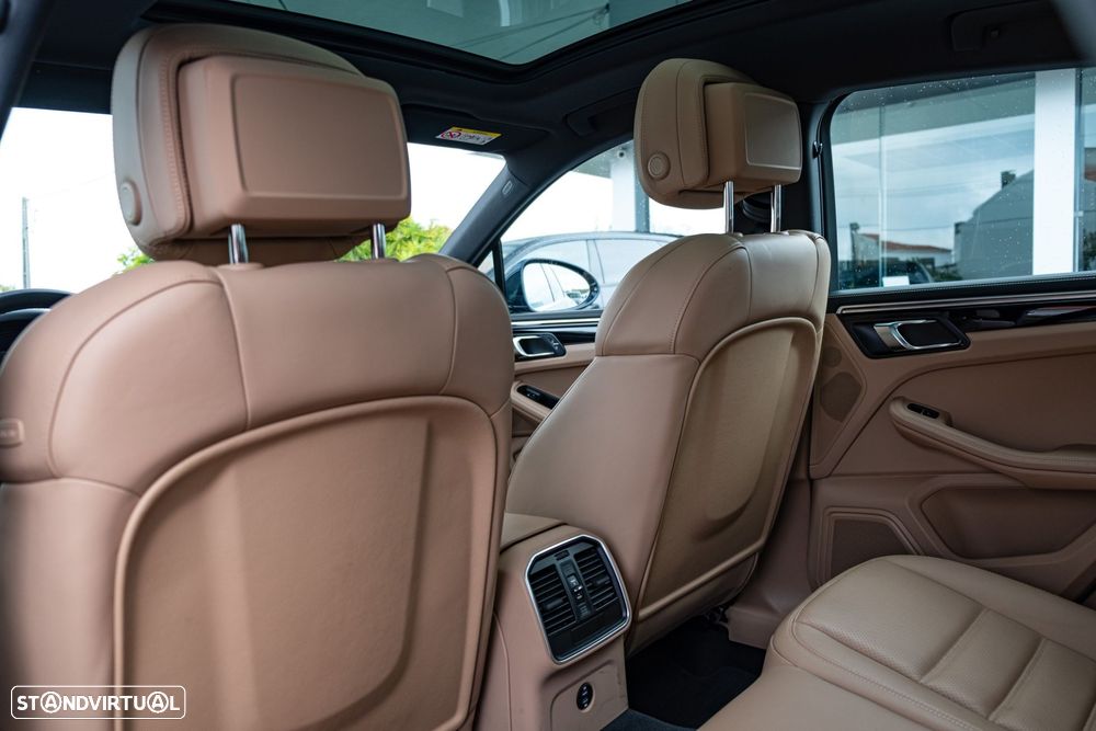 Porsche Macan S - 43