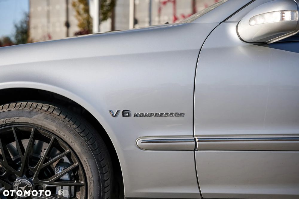 Mercedes-Benz Klasa C 32 AMG - 41