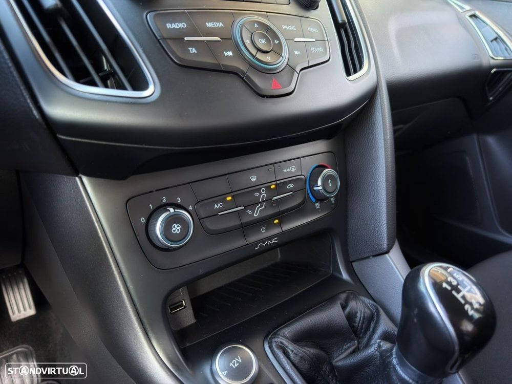Ford Focus SW 1.0 EcoBoost Business - 22