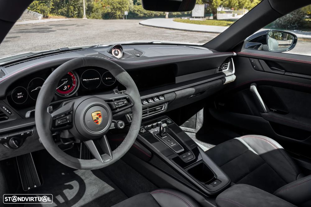 Porsche 911 (992) Carrera 4 GTS PDK - 16