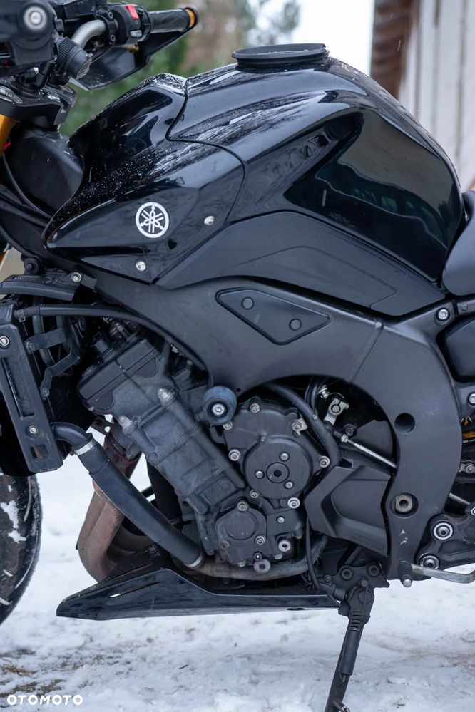 Yamaha FZ8 - 17