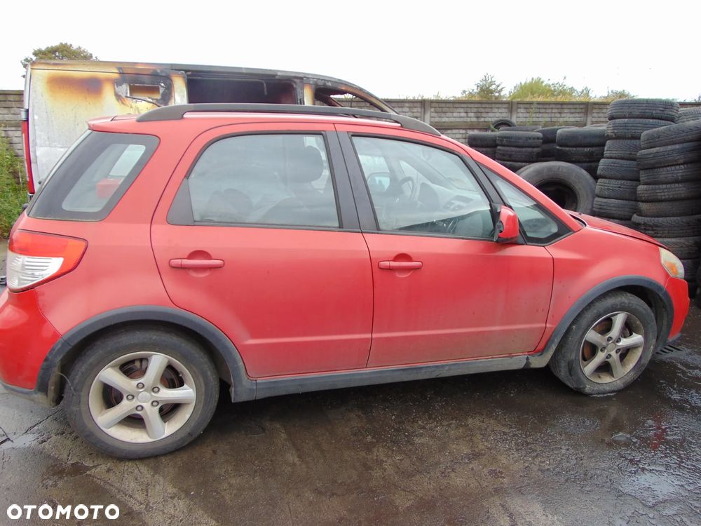 LISTWA BŁOTNIKA PRAWA TYŁ SUZUKI SX4 - 1