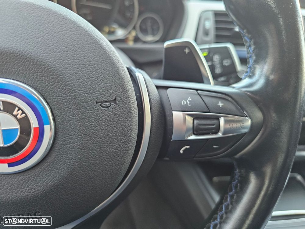 BMW 320 i Touring Pack Desportivo M - 23