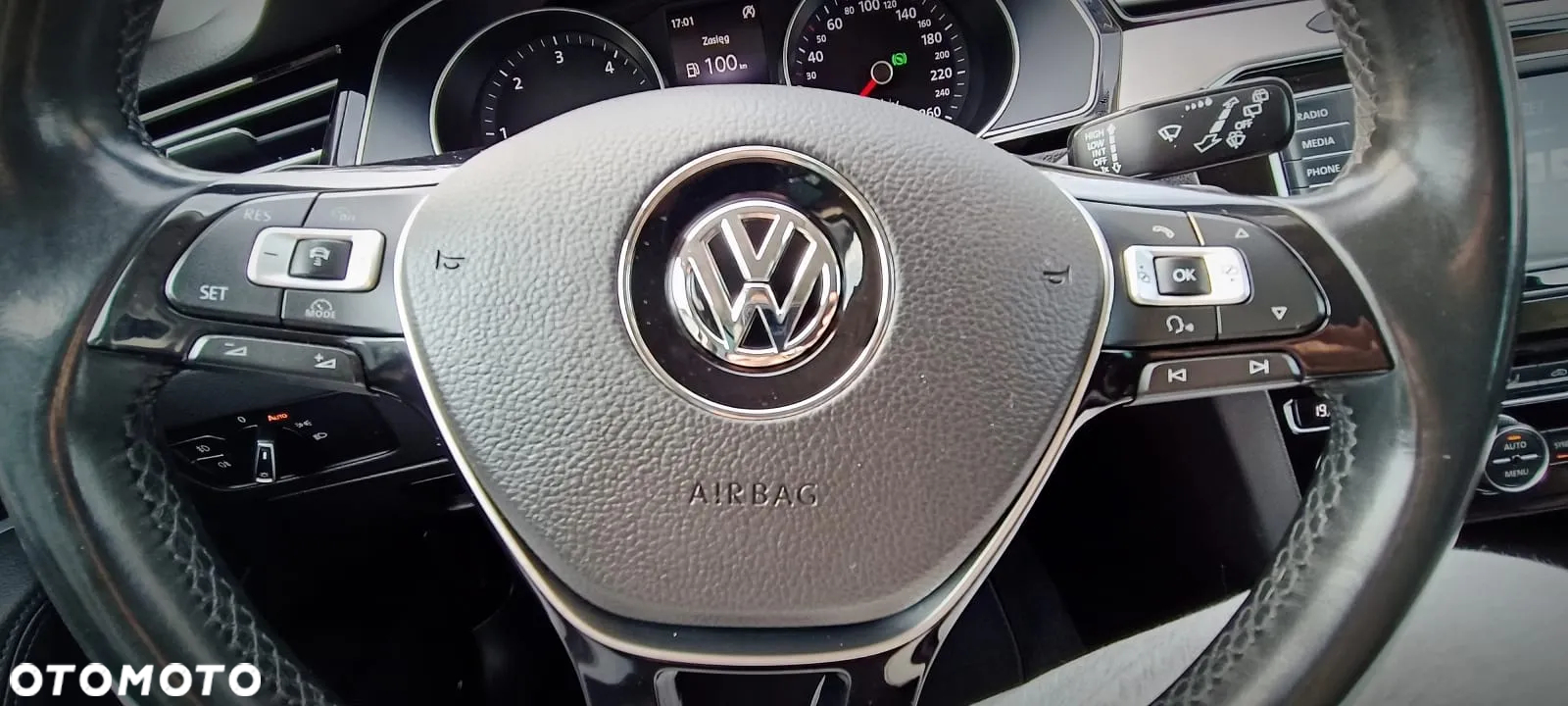Volkswagen Passat - 20