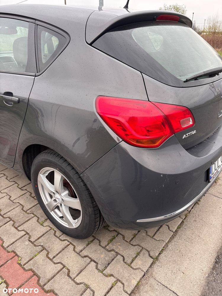 Opel Astra 1.6 Essentia - 18