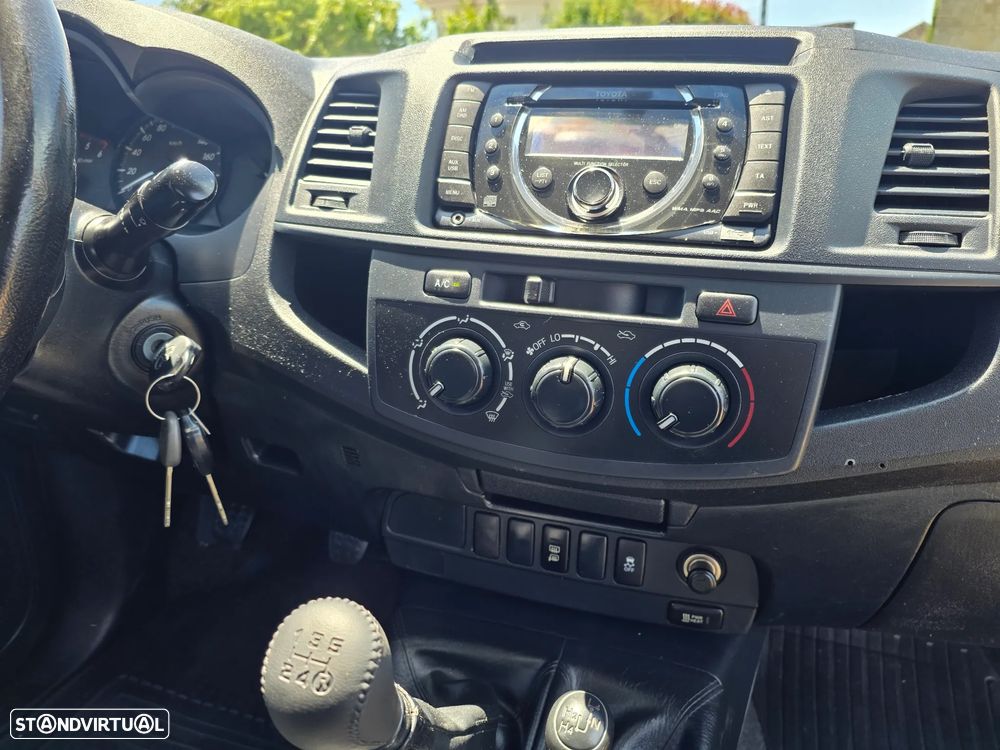 Toyota Hilux 2.5 D-4D 4WD CE CM AC - 19