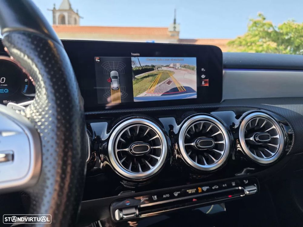 Mercedes-Benz A 250 e 8G-DCT AMG Line - 21