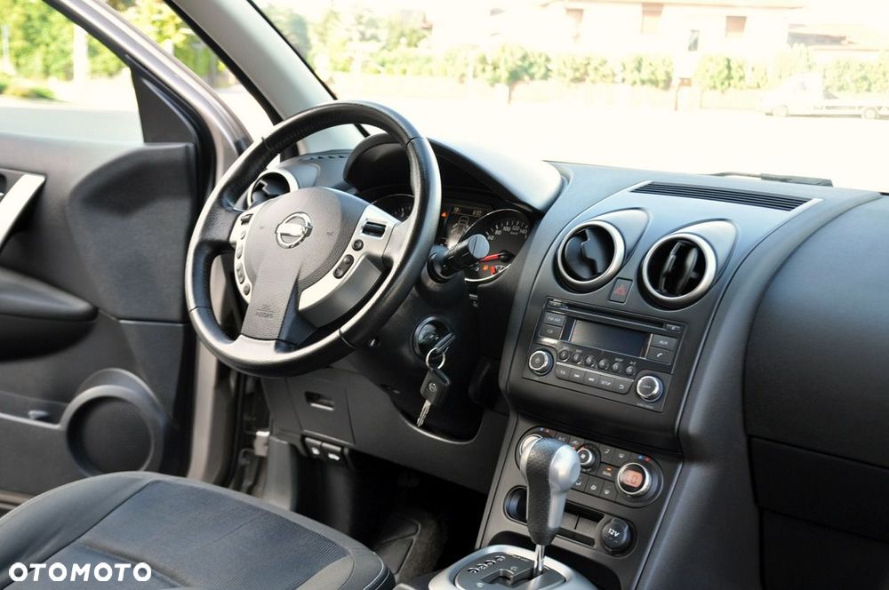 Nissan Qashqai - 25