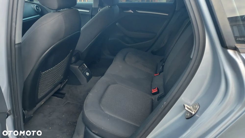 Audi A3 Sportback 1.6 TDI S tronic sport - 6