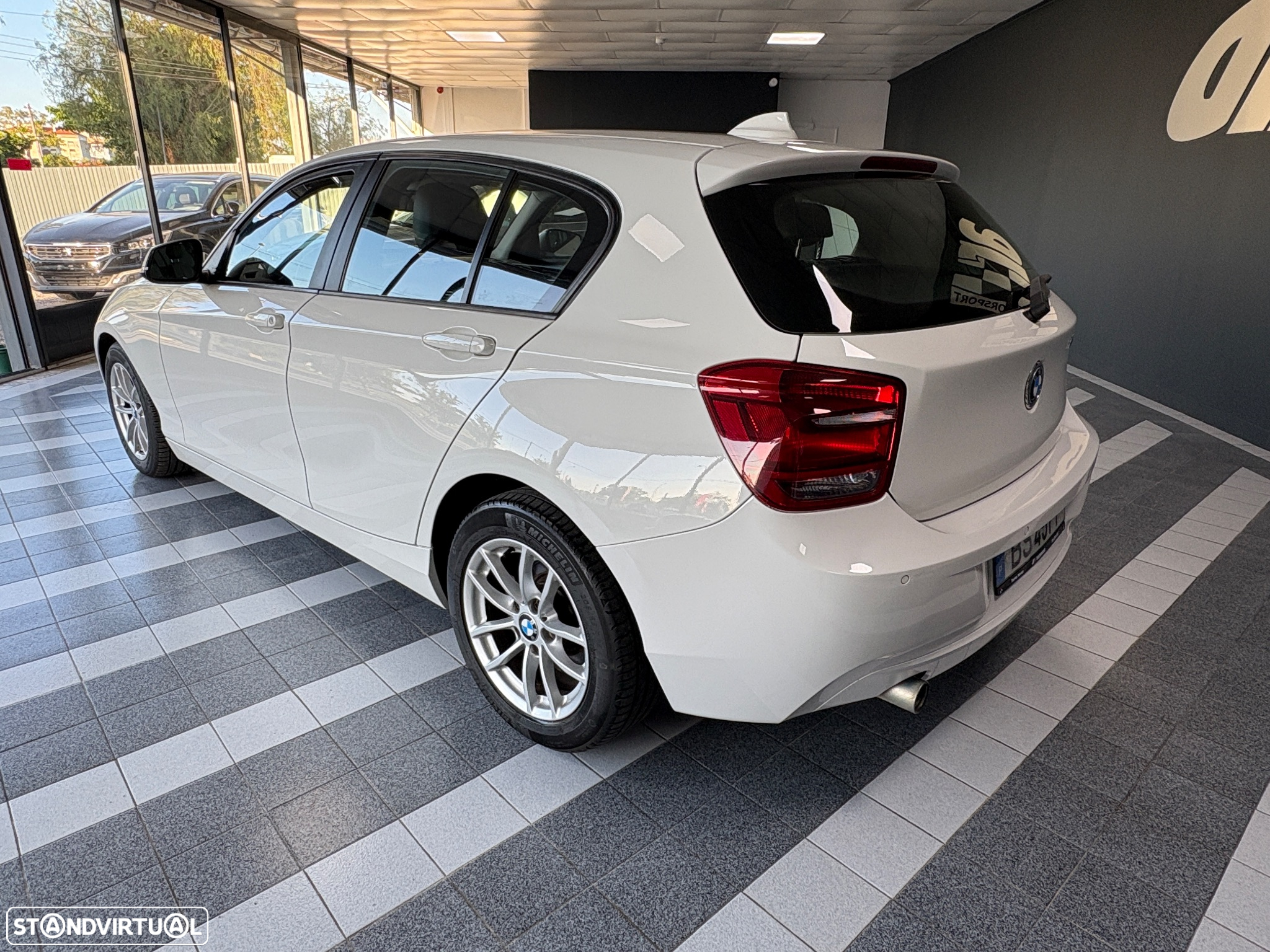 BMW 116 d Line Urban - 4
