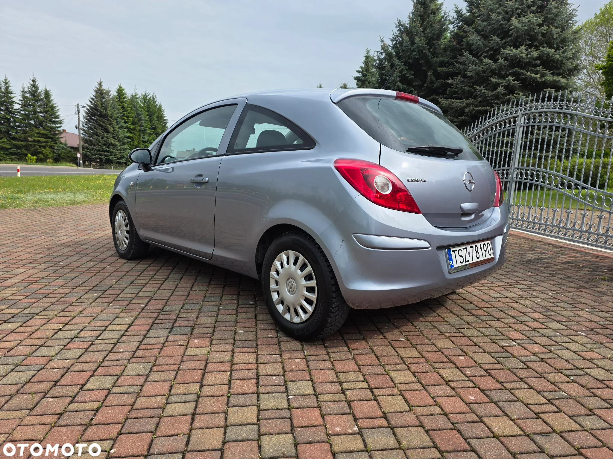 Opel Corsa 1.2 16V Edition - 4