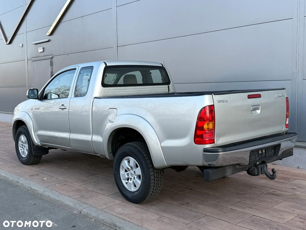 Toyota Hilux - 3