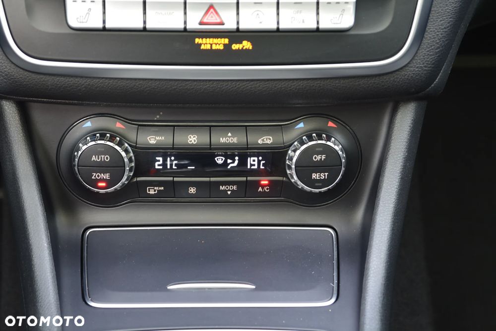 Mercedes-Benz GLA 200 7G-DCT AMG Line - 33