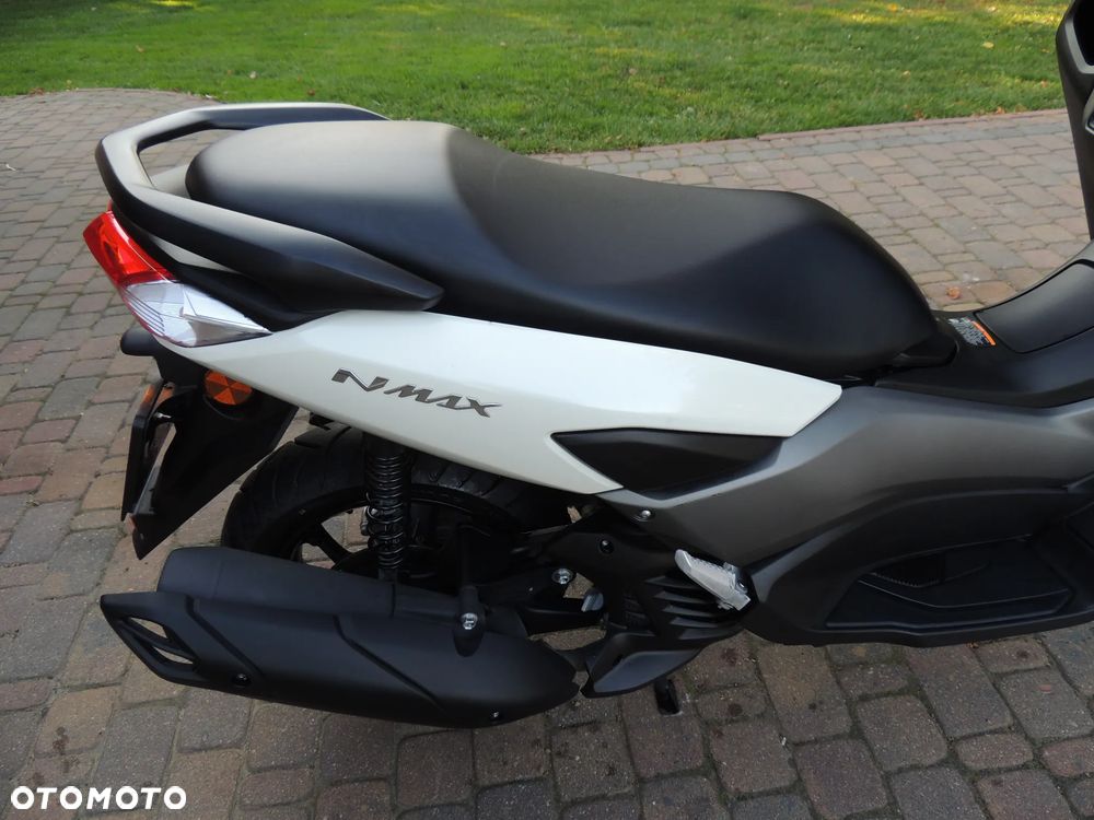 Yamaha NMAX - 16