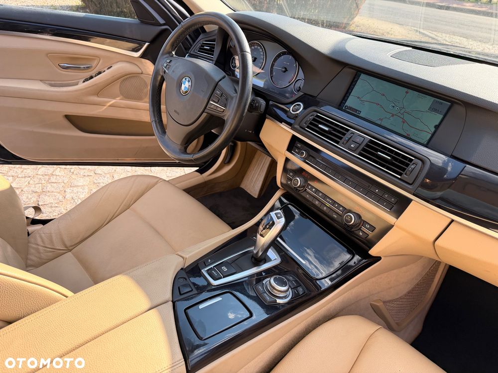BMW Seria 5 525d Sport-Aut - 13