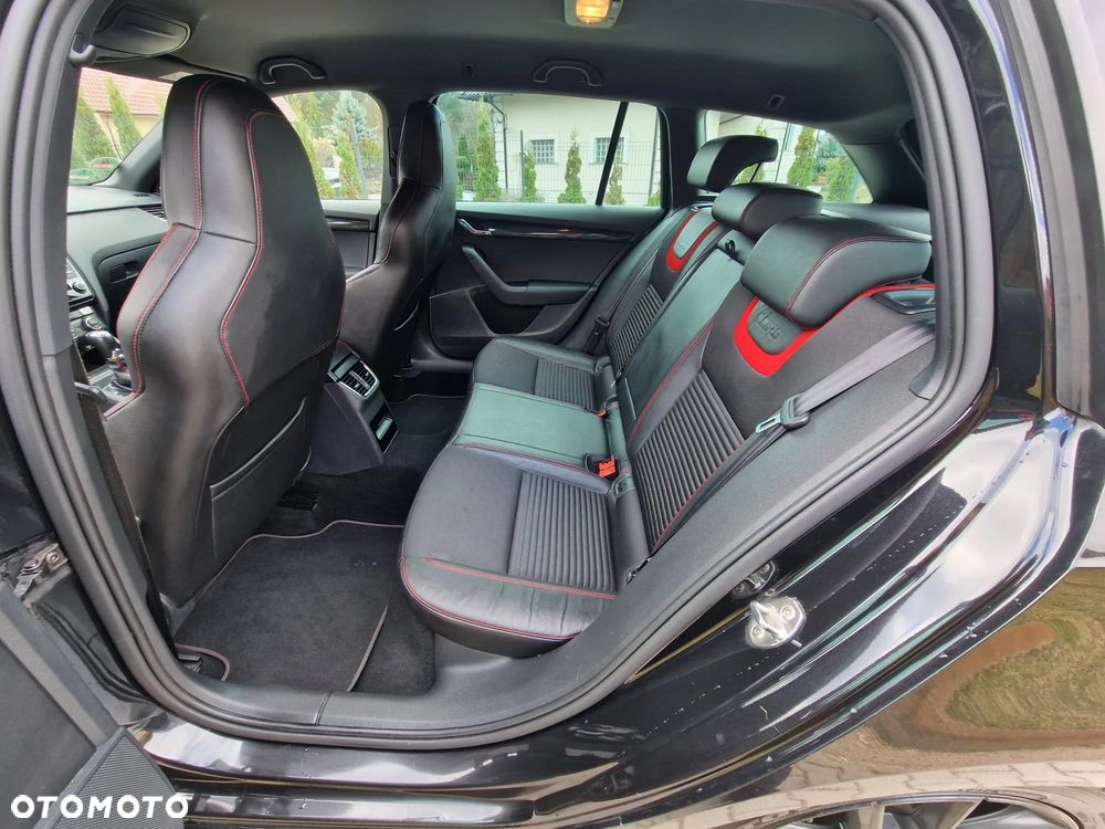 Skoda Octavia 2.0 TDI DSG RS - 16