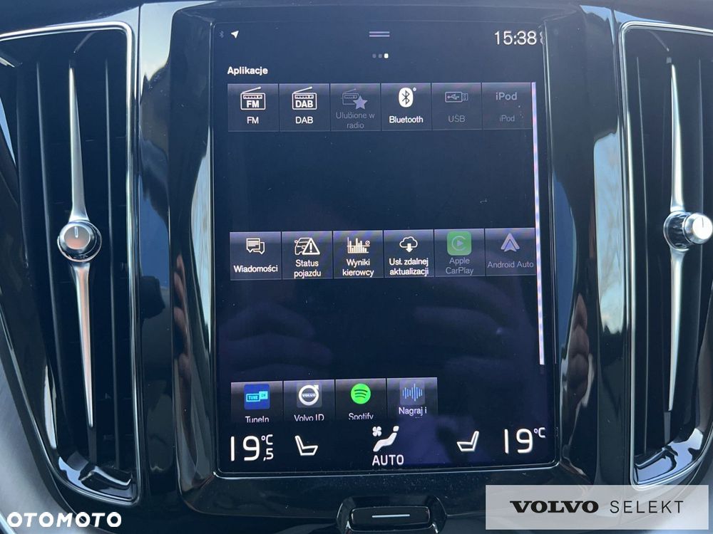 Volvo XC 60 B4 B Momentum - 24