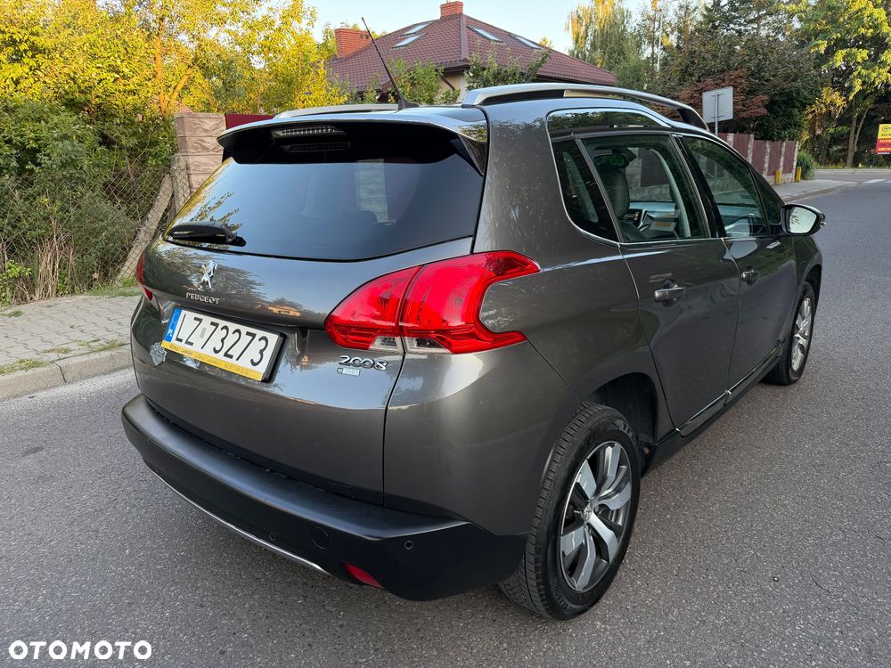 Peugeot 2008 1.2 Pure Tech Allure S&S - 5