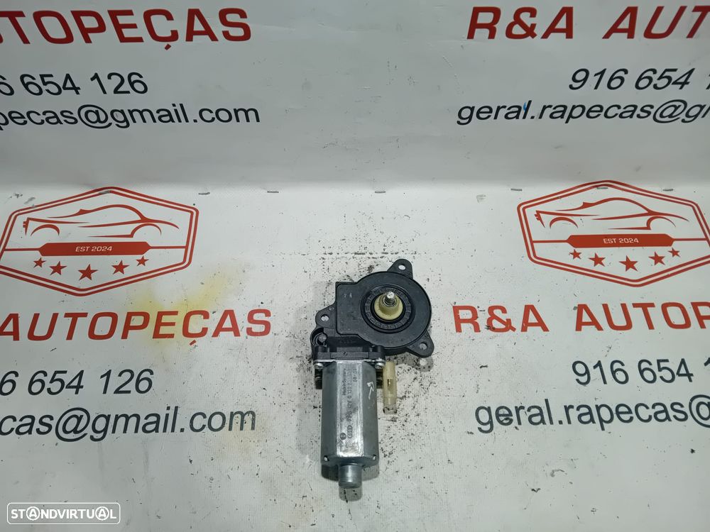 Motor de elevador Porta Frente Esquerdo Ford Fiesta MK5 0130821932 Original - 2