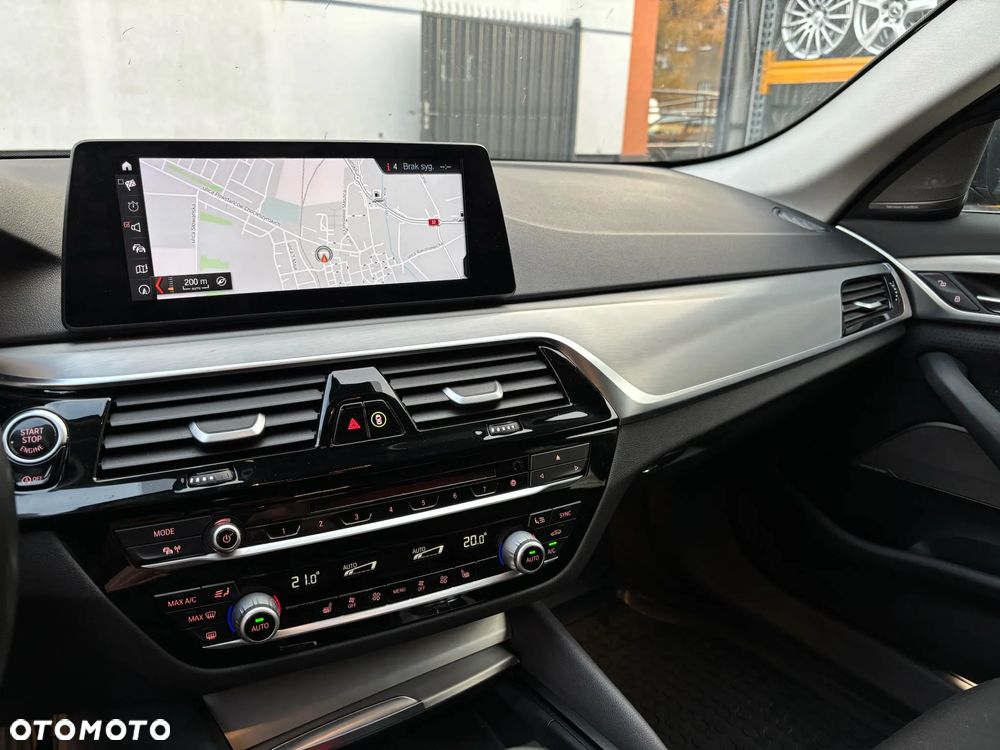 BMW Seria 5 520d - 28