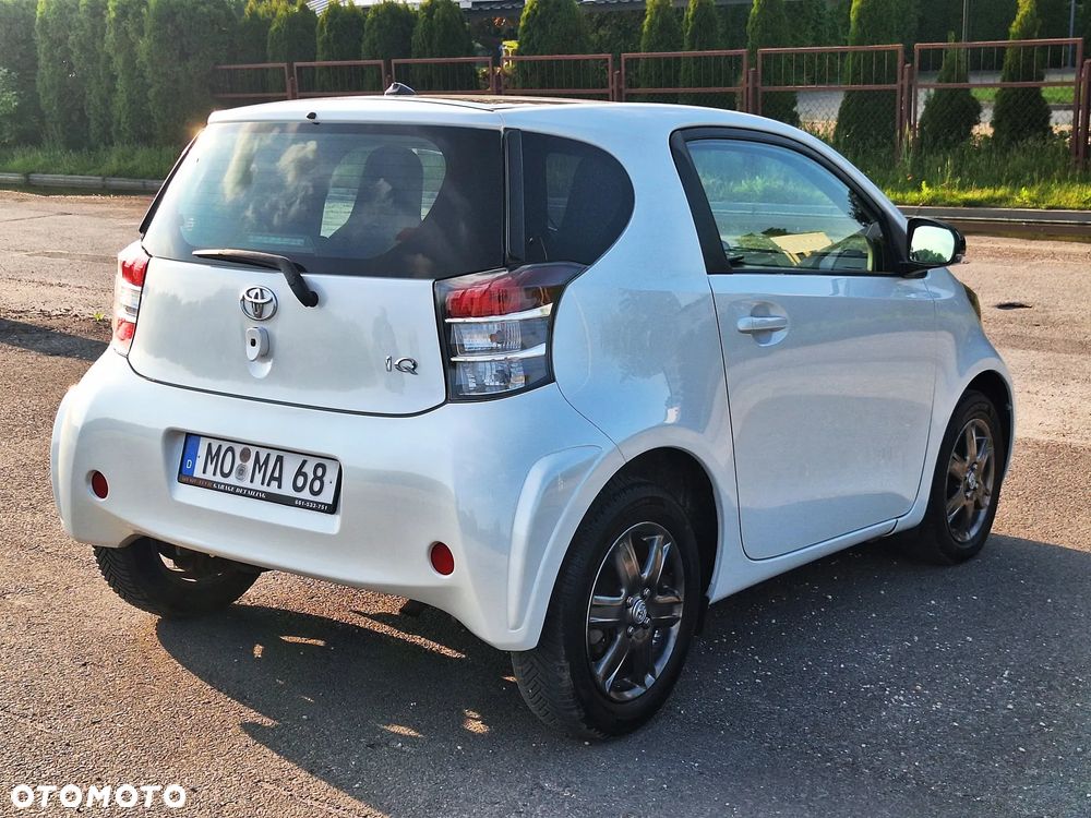 Toyota iQ 1.0 + - 20