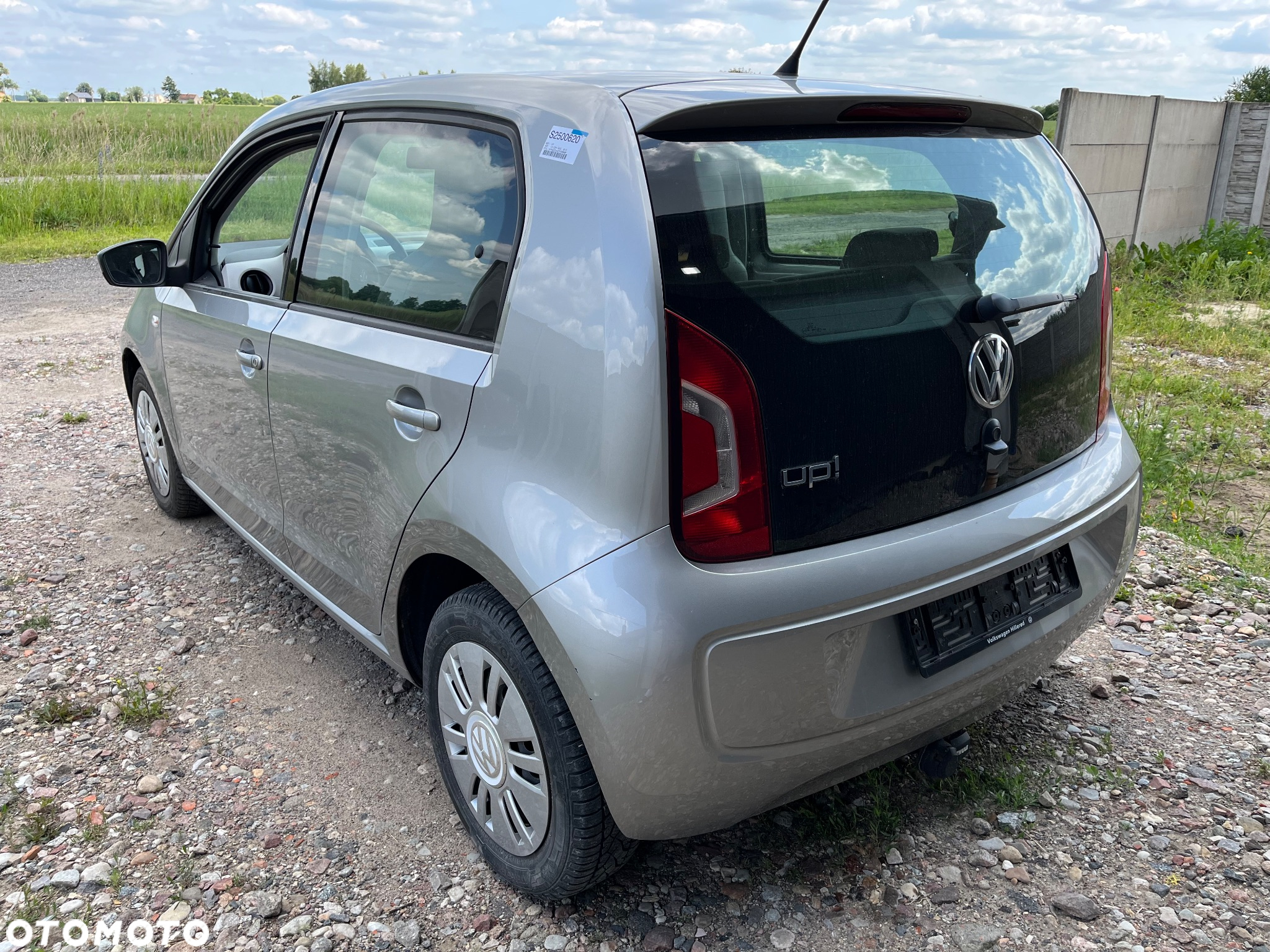 Volkswagen up! (BlueMotion Technology) ASG move - 2