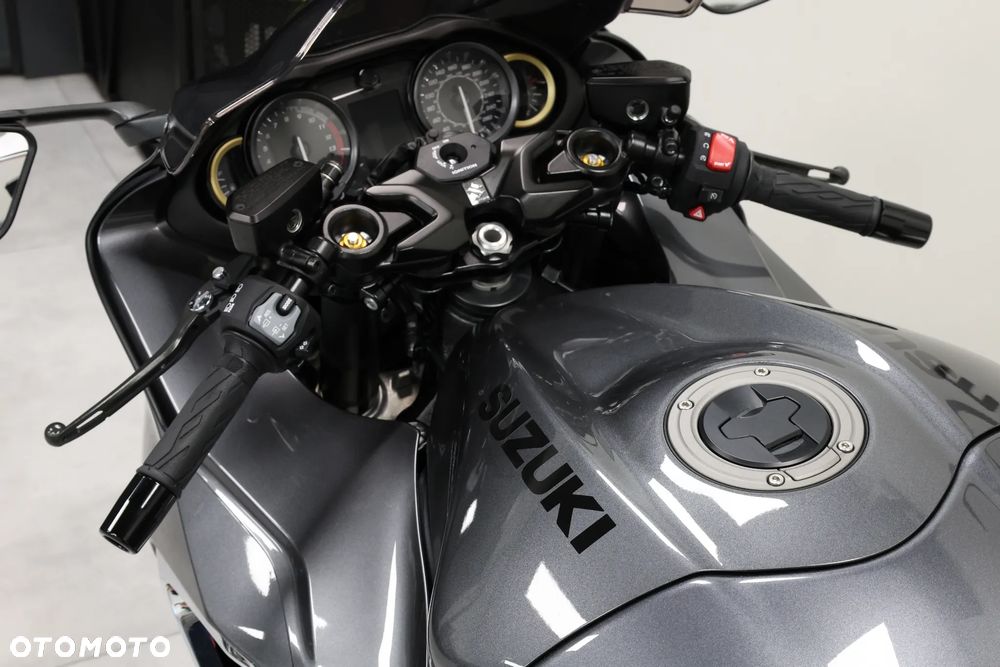 Suzuki GSX - 20